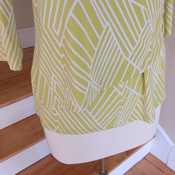 Tribal V-Neck Mock Cross Over Top. Size M - Picture 9 of 11